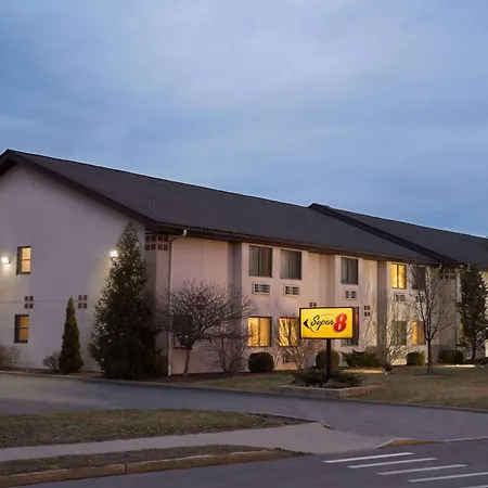 Super 8 By Wyndham Ithaca Hotel